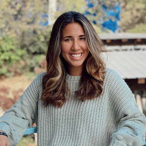 Meet your Posher, Mia dora